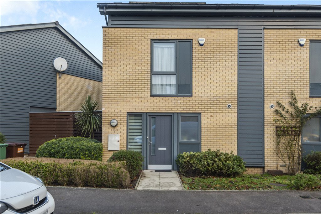 2 bedroom House for sale in Douglas Close, Stanmore, Middlesex, HA7