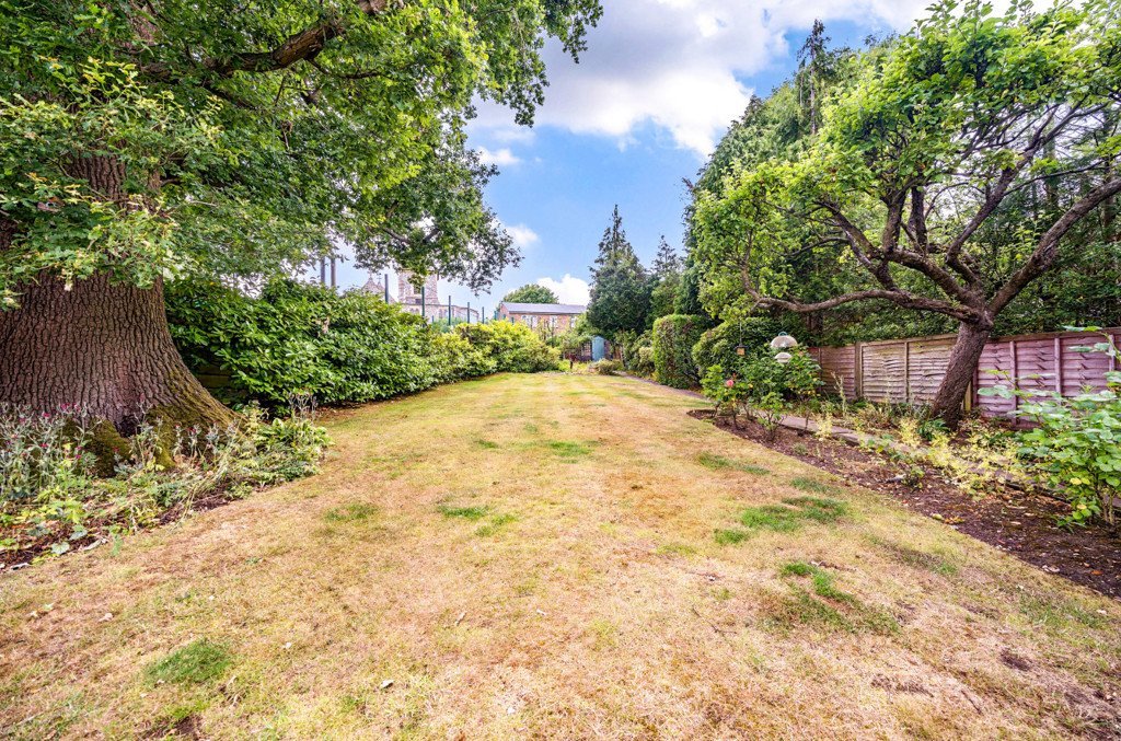 5 bedroom House for sale in Kewferry Road, Northwood, Middlesex, HA6