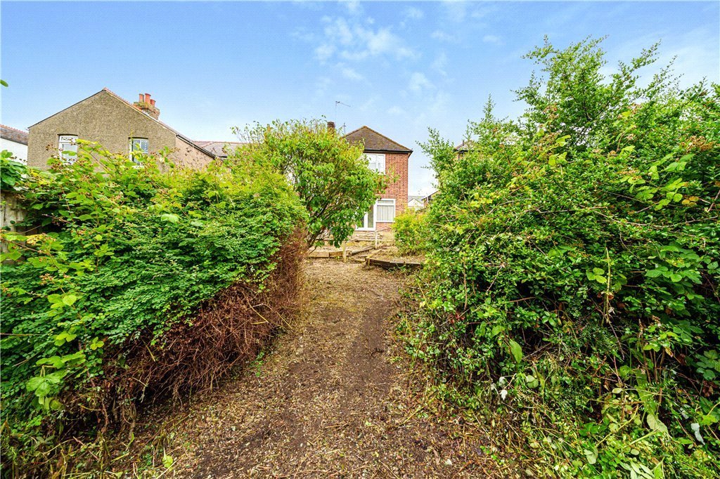 2 bedroom for sale in Hallowell Road, Northwood, Middlesex