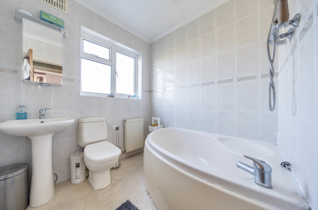 2 bedroom House for sale in Ashburton Road, Ruislip, Middlesex, HA4