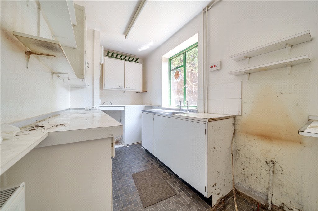 2 bedroom House for sale in Breakspear Road, Ruislip, Middlesex, HA4