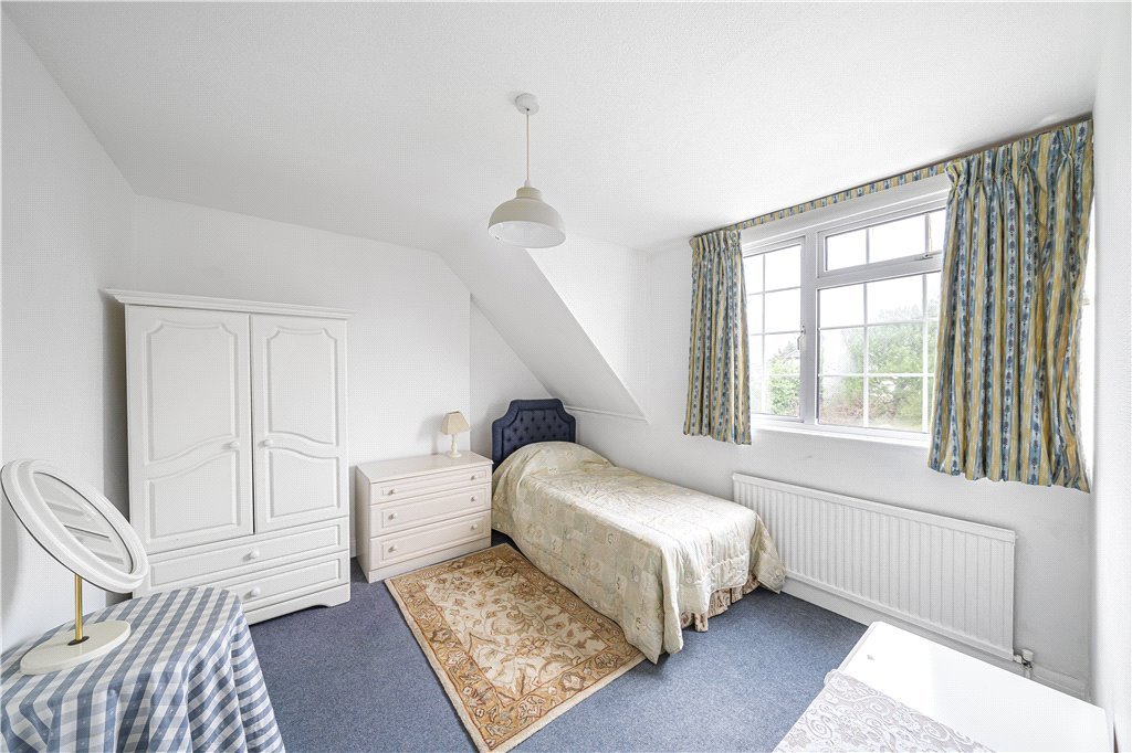 4 bedroom House for sale in Hillcroft Avenue, Pinner, Middlesex, HA5