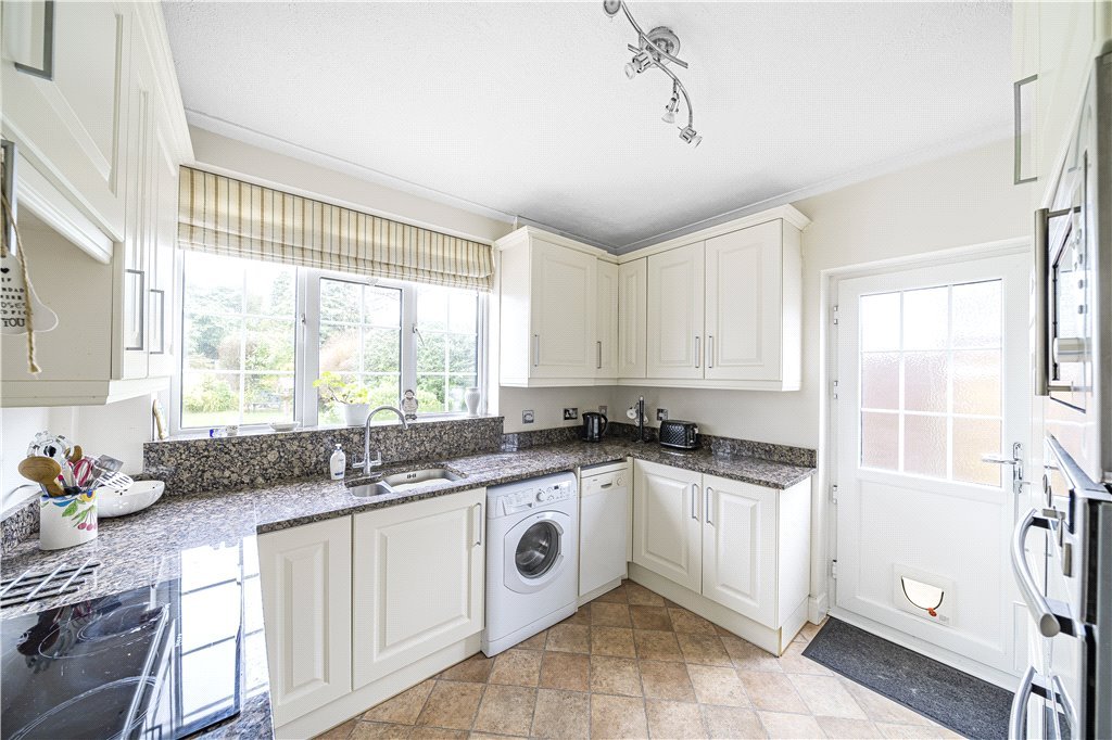 4 bedroom House for sale in Hillcroft Avenue, Pinner, Middlesex, HA5