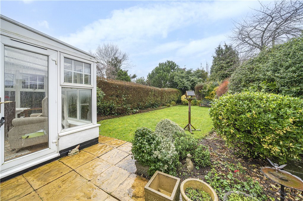 4 bedroom House for sale in Hillcroft Avenue, Pinner, Middlesex, HA5