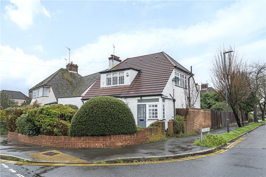 4 bedroom House for sale in Hillcroft Avenue, Pinner, Middlesex, HA5 Gibbs Gillespie
