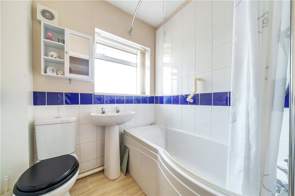3 bedroom House for sale in Wingfield Way, Ruislip, Middlesex, HA4