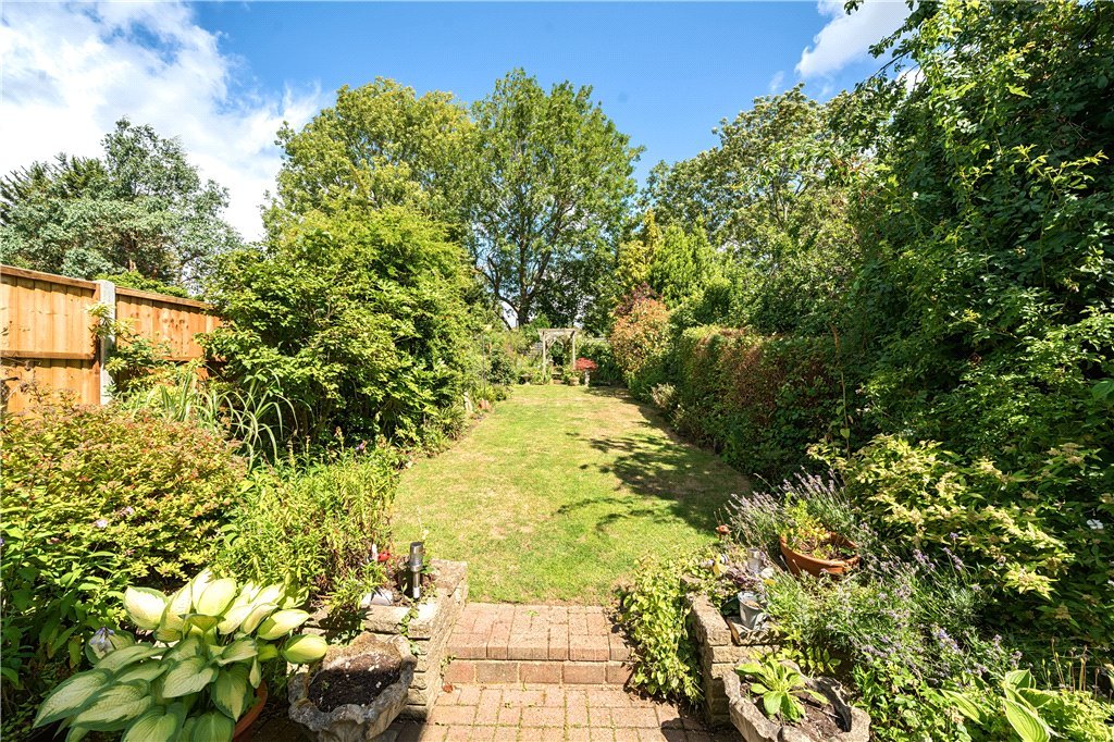 3 bedroom House for sale in Lyndhurst Avenue, Pinner, Middlesex, HA5