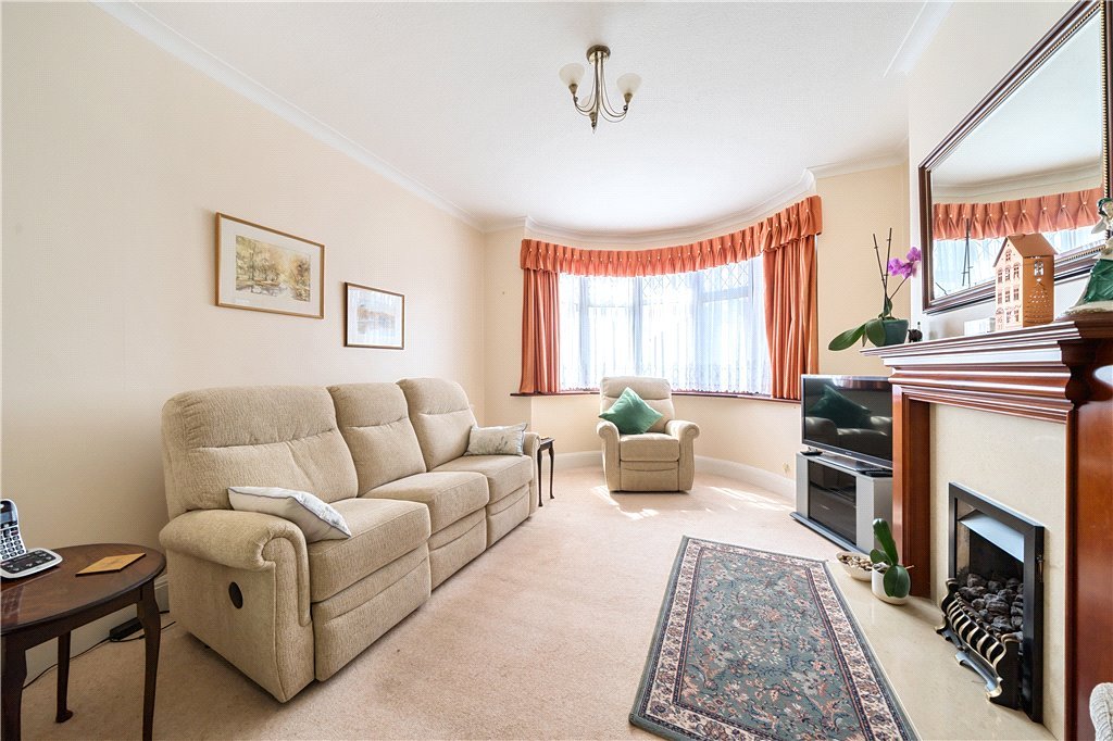 3 bedroom House for sale in Lyndhurst Avenue, Pinner, Middlesex, HA5