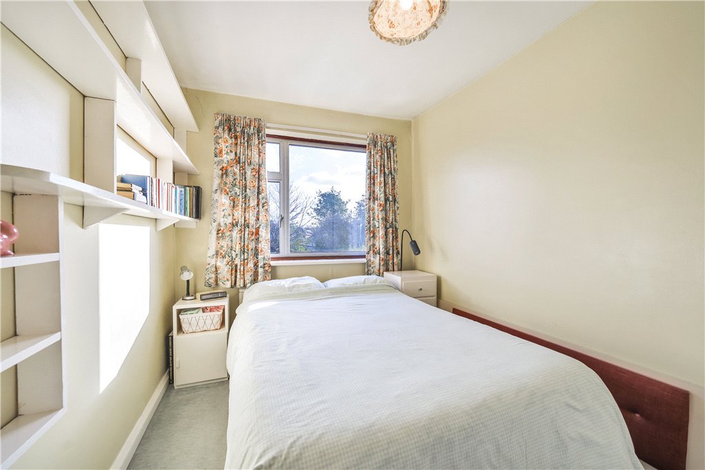 4 bedroom House for sale in Eleanor Road, Chalfont St. Peter, Gerrards