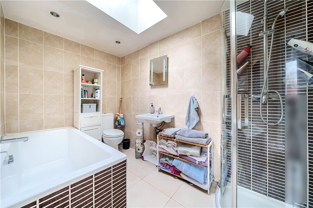 2 bedroom House for sale in Newdigate Road, Harefield, Uxbridge