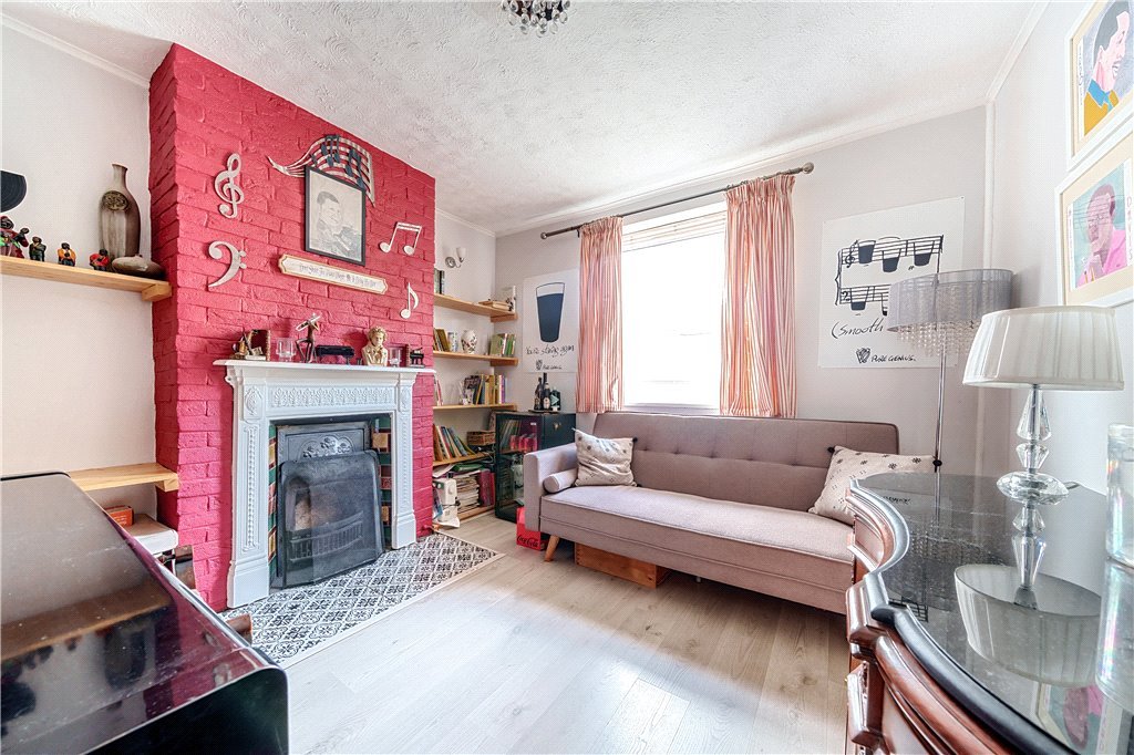 2 bedroom House for sale in Newdigate Road, Harefield, Uxbridge