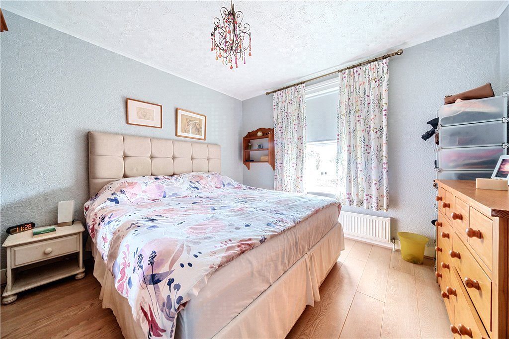 2 bedroom House for sale in Newdigate Road, Harefield, Uxbridge