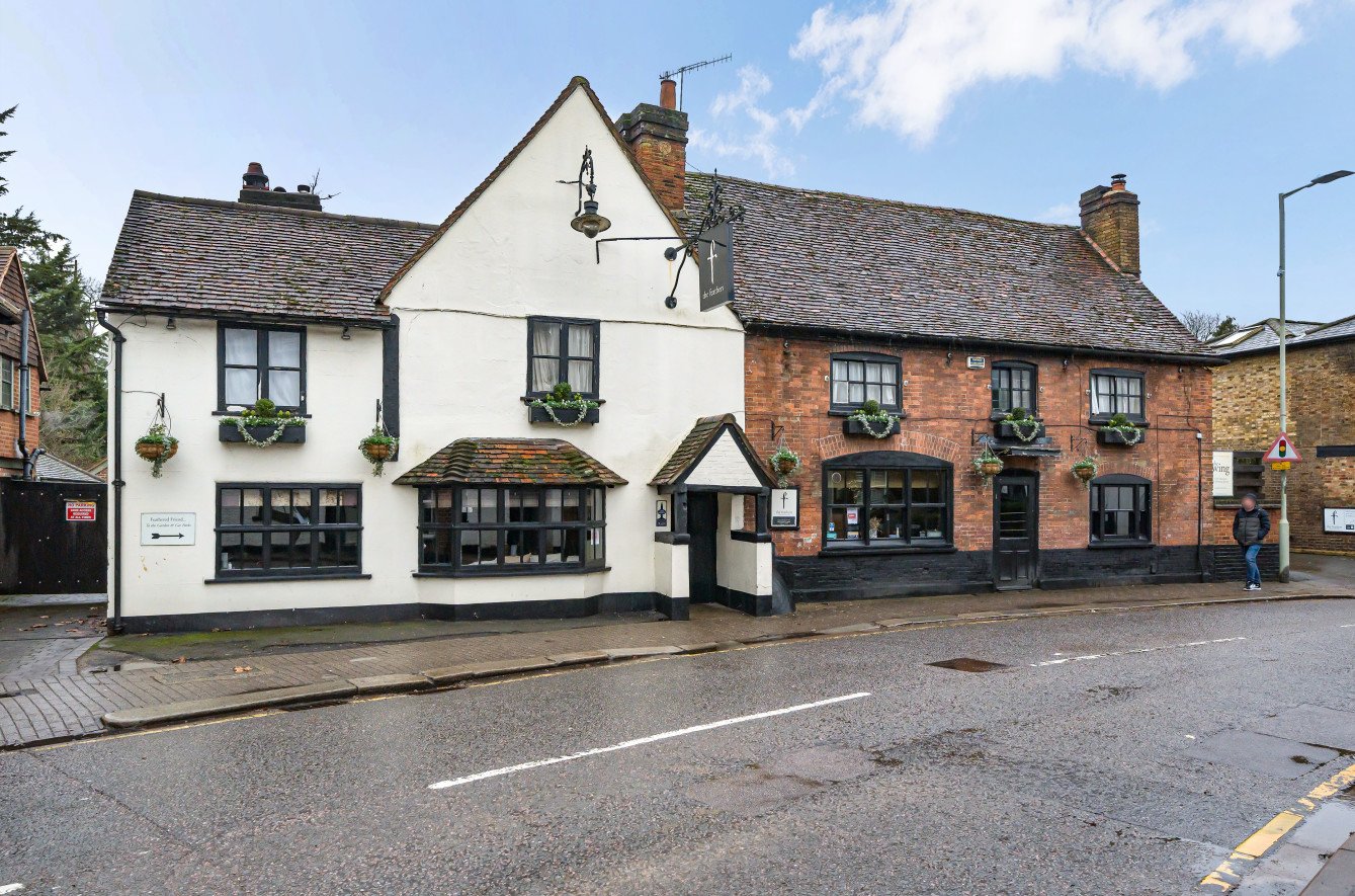 2 bedroom House for sale in Church Street, Rickmansworth, Hertfordshire