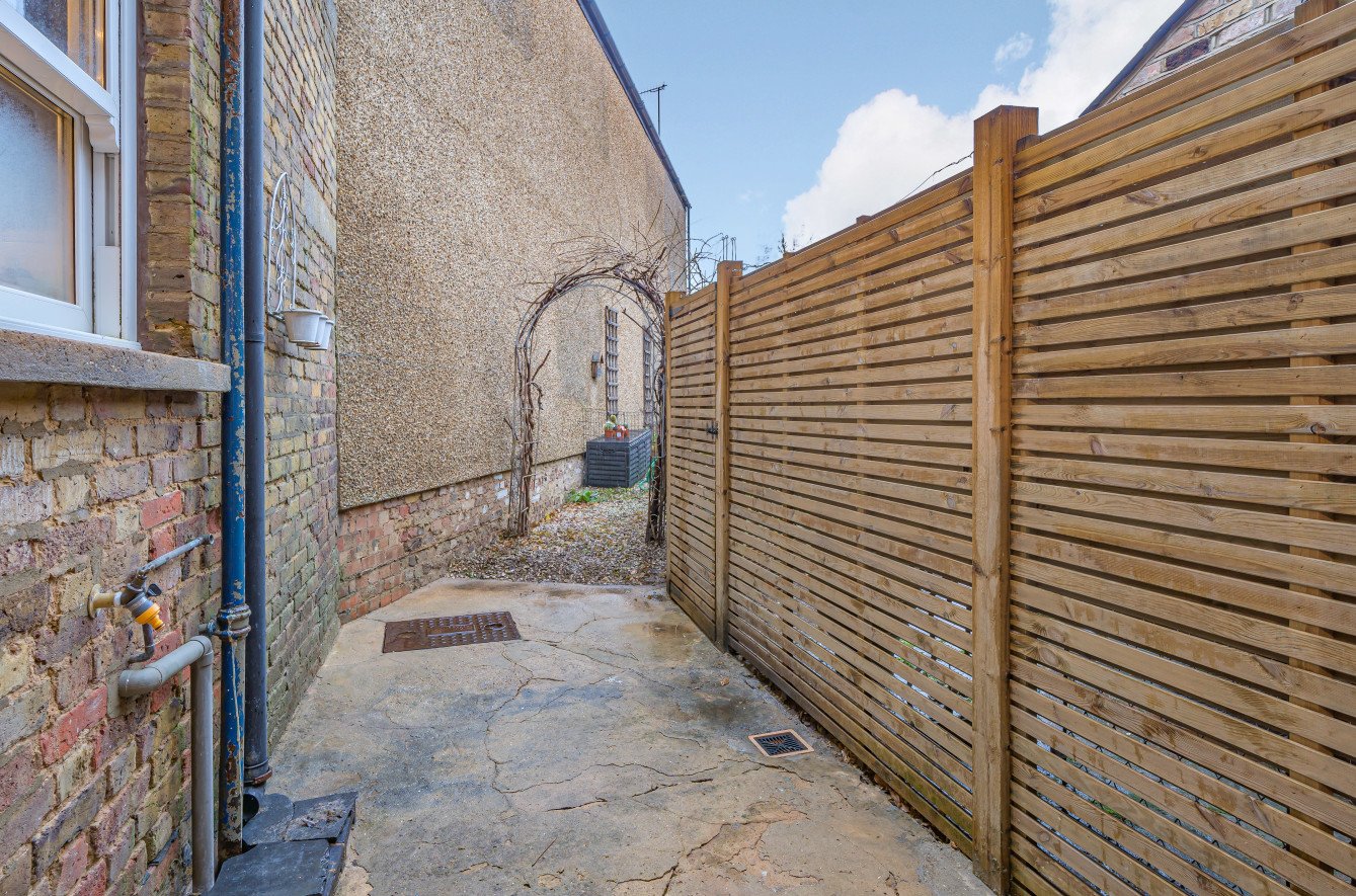 2 bedroom House for sale in Church Street, Rickmansworth, Hertfordshire, WD3 Gibbs Gillespie