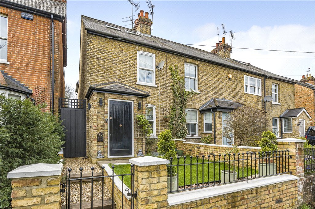 3 bedroom House for sale in Lower Road, Chalfont St. Peter, Gerrards