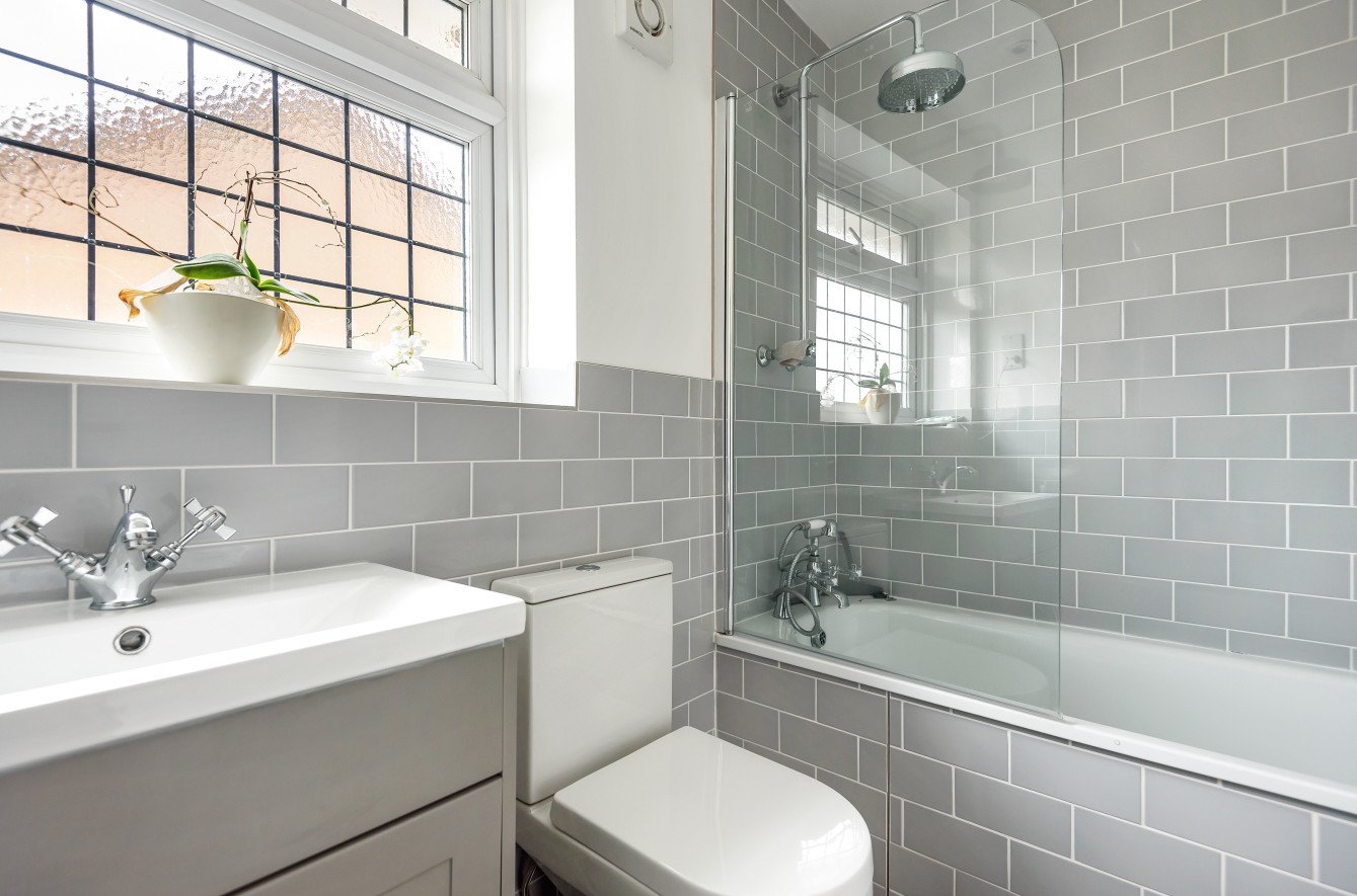 4 bedroom House for sale in Thames Drive, Ruislip, HA4 Gibbs Gillespie