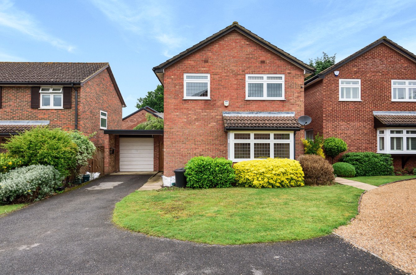 4 bedroom House for sale in Thames Drive, Ruislip, HA4 Gibbs Gillespie