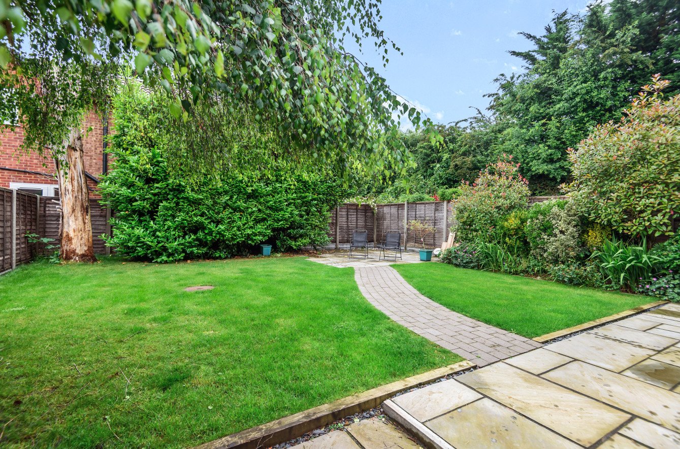 4 bedroom House for sale in Thames Drive, Ruislip, HA4 Gibbs Gillespie