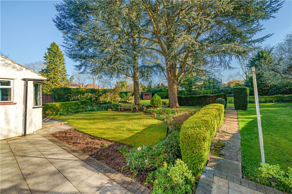 4 bedroom House for sale in St. Marys Avenue, Northwood, Middlesex, HA6