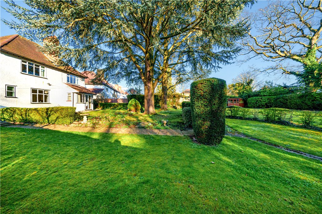 4 bedroom House for sale in St. Marys Avenue, Northwood, Middlesex, HA6