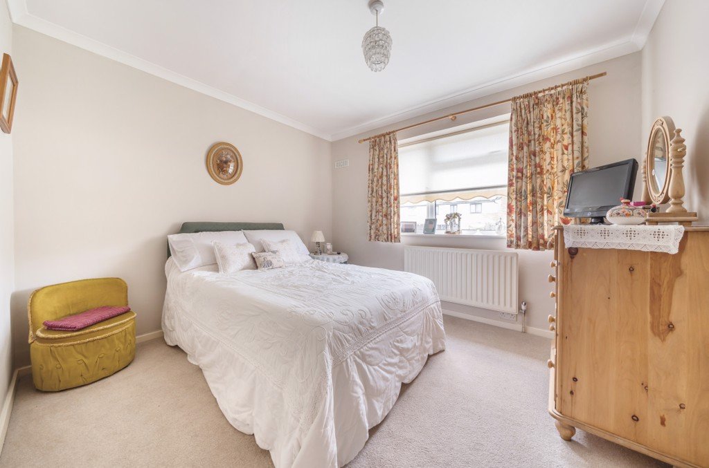 3 bedroom House for sale in Malmesbury Close, Pinner, Middlesex, HA5