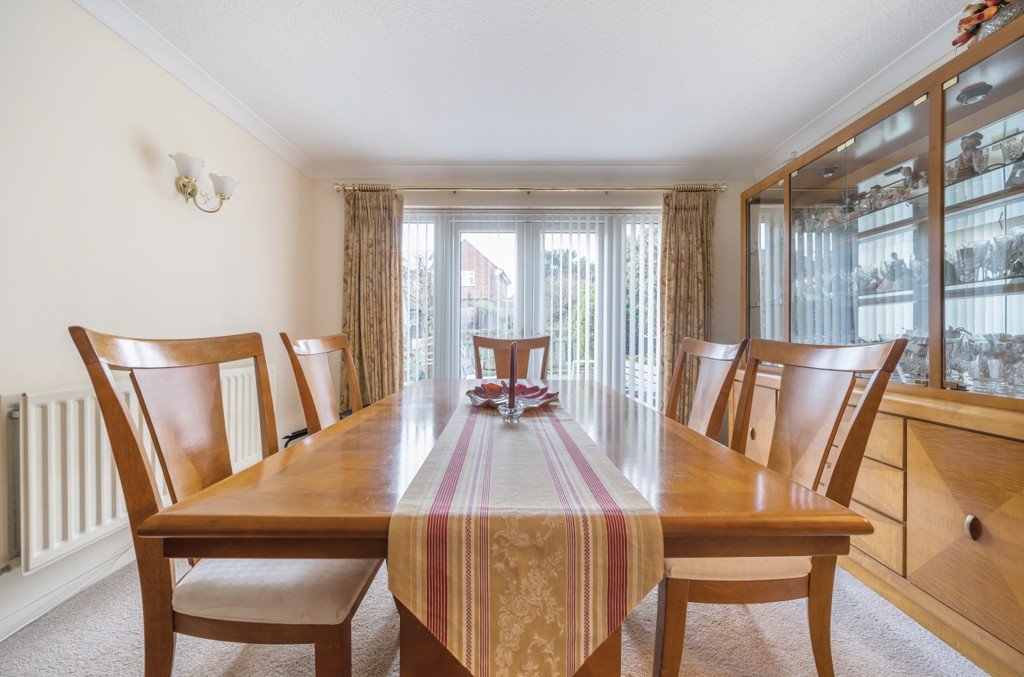 3 bedroom House for sale in Malmesbury Close, Pinner, Middlesex, HA5