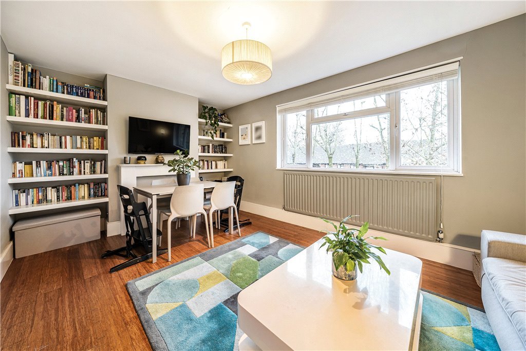 3 bedroom Flat/Apartment for sale in Queens Walk, Ealing, W5 Gibbs