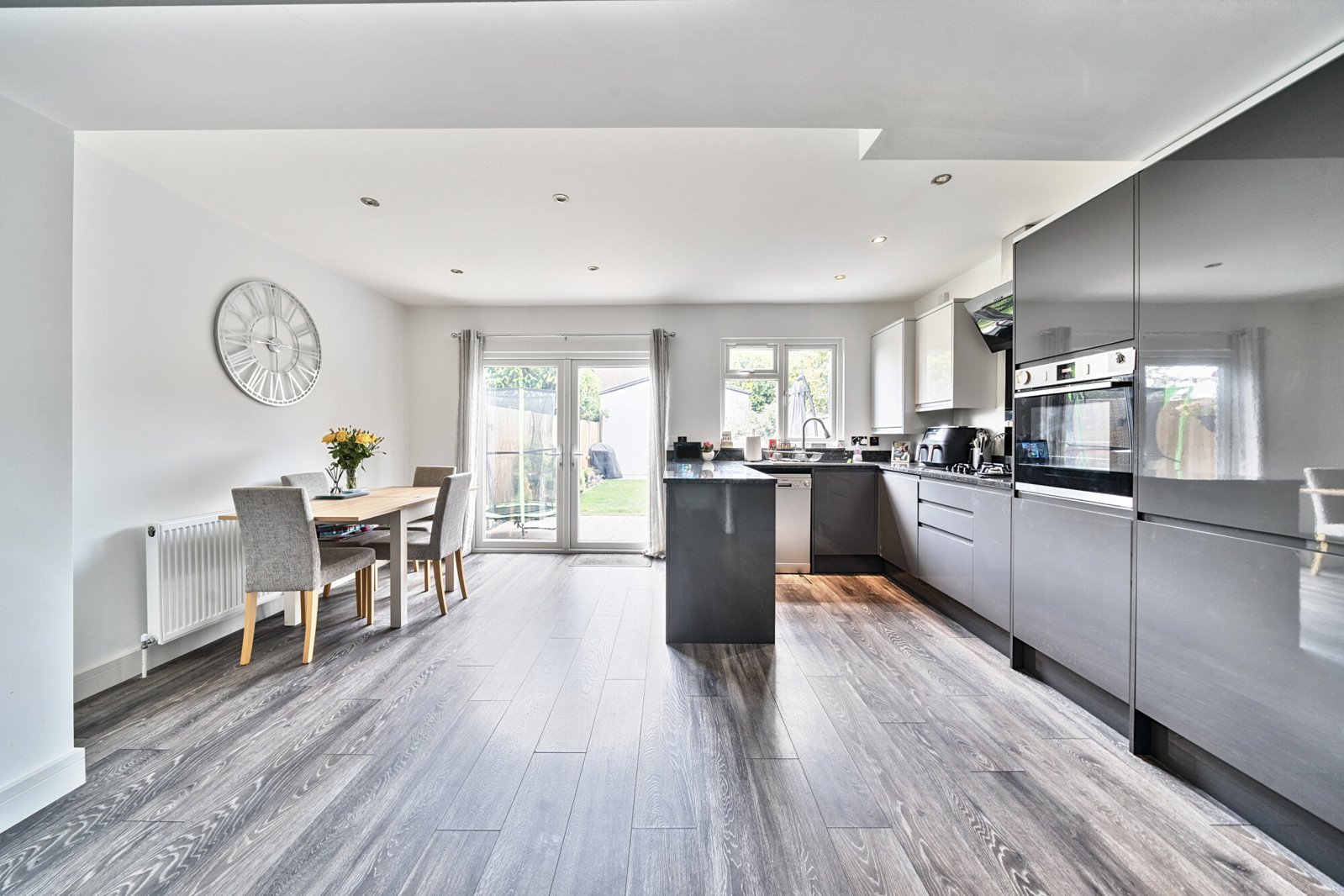 3 bedroom House for sale in Mount Park Road, Pinner, Middlesex