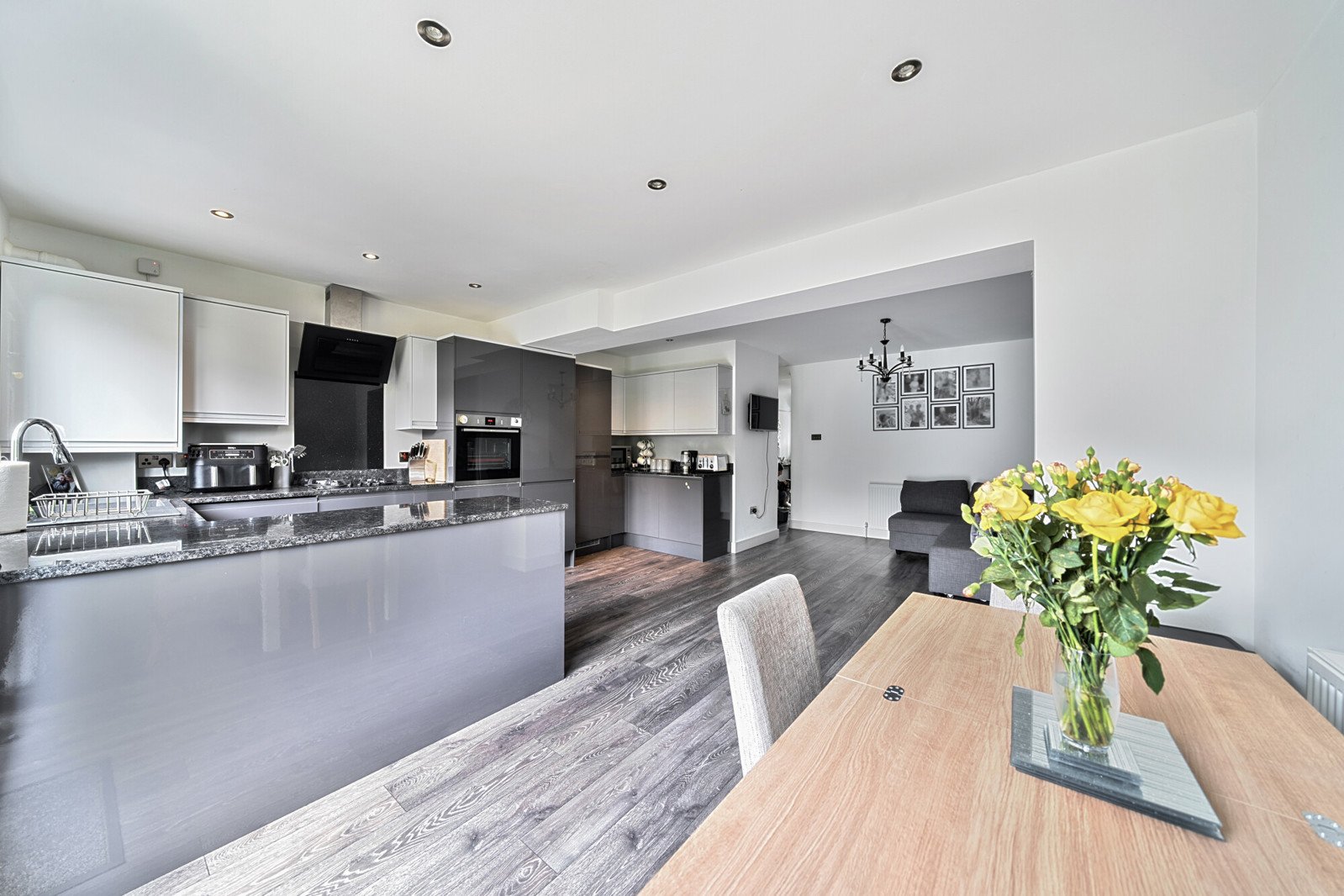 3 bedroom House for sale in Mount Park Road, Pinner, Middlesex