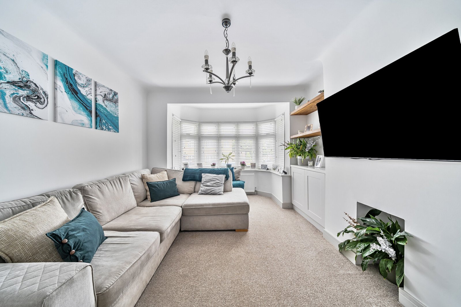 3 bedroom House for sale in Mount Park Road, Pinner, Middlesex