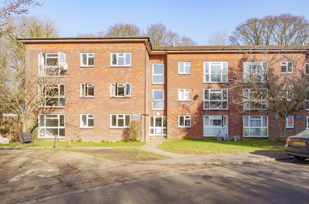 2 bedroom Flat/Apartment for sale in Mead Place, Berry Lane