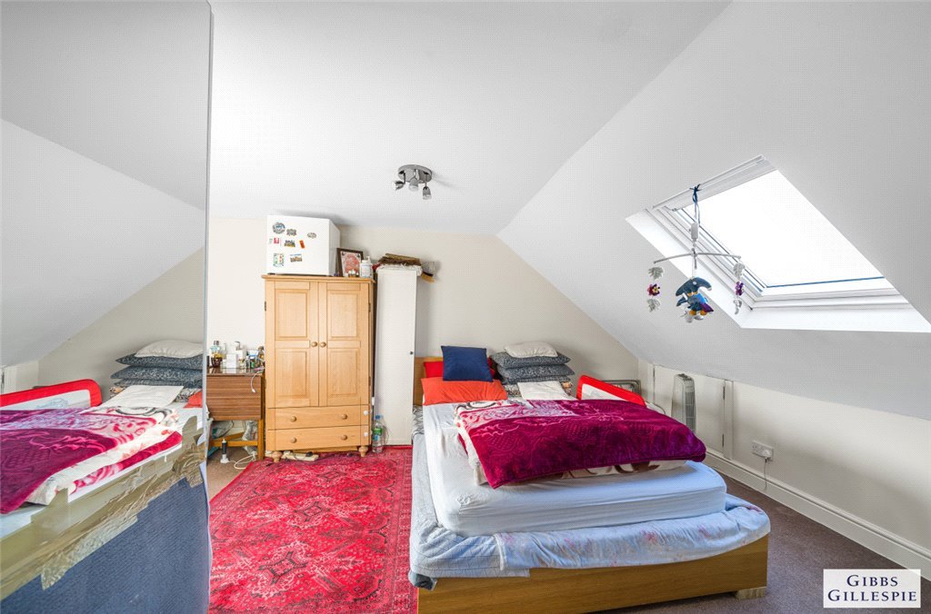 4 bedroom House for sale in Roxeth Green Avenue, Harrow, Middlesex, HA2