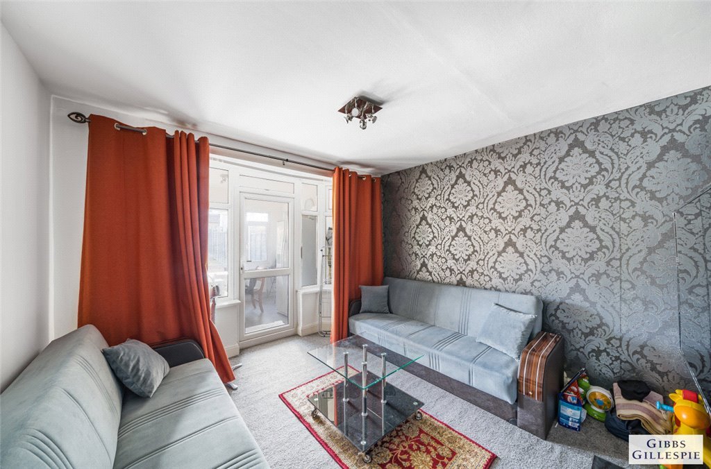 4 bedroom House for sale in Roxeth Green Avenue, Harrow, Middlesex, HA2