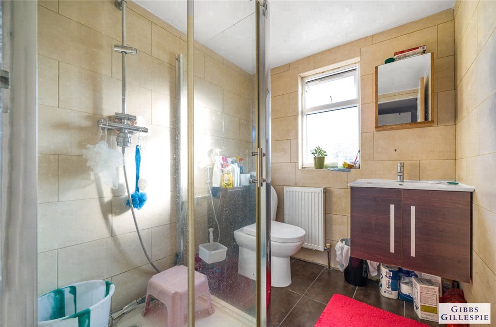 4 bedroom House for sale in Roxeth Green Avenue, Harrow, Middlesex, HA2