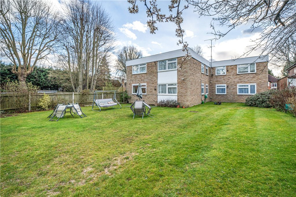 2 bedroom Flat/Apartment for sale in The Avenue, Hatch End, Pinner