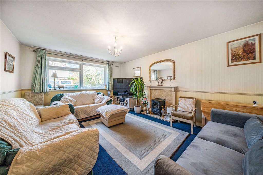2 bedroom Flat/Apartment for sale in The Avenue, Hatch End, Pinner
