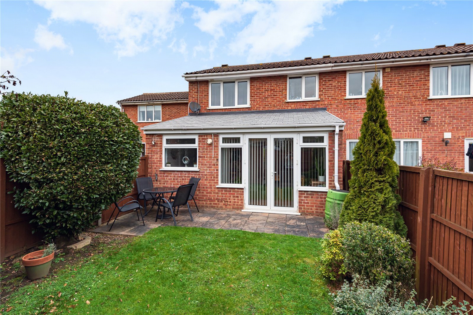 3 bedroom House for sale in Aylsham Drive, Ickenham, Uxbridge, UB10