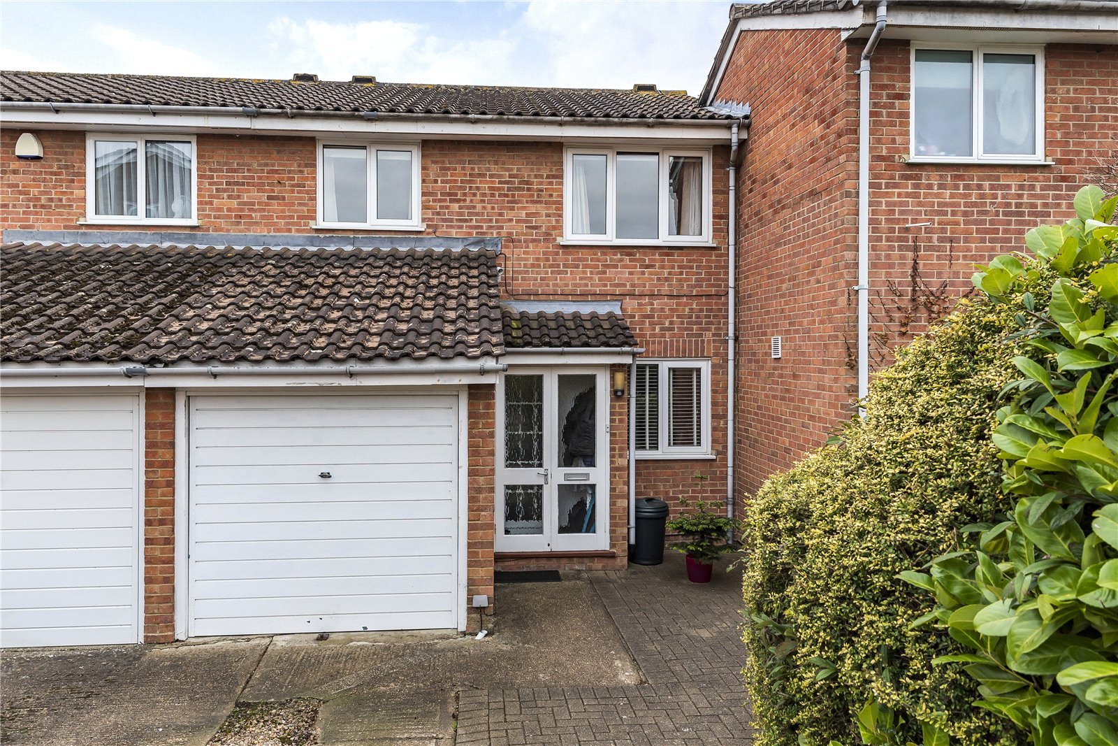 3 bedroom House for sale in Aylsham Drive, Ickenham, Uxbridge, UB10