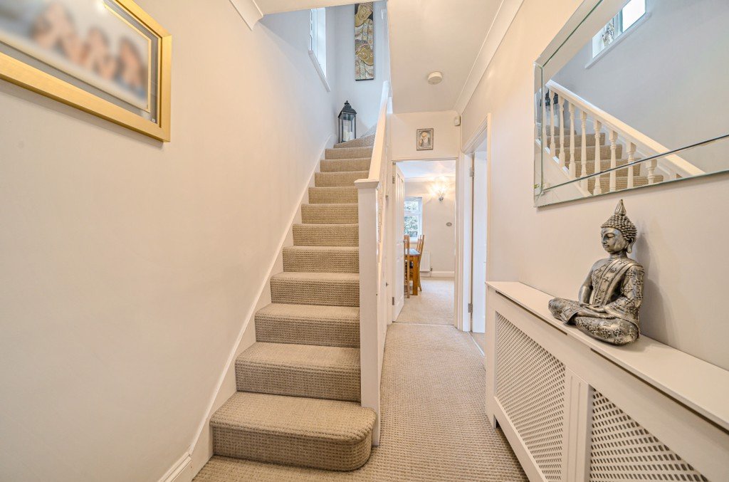 3 bedroom House for sale in Blacklands Drive, Hayes, Middlesex, UB4