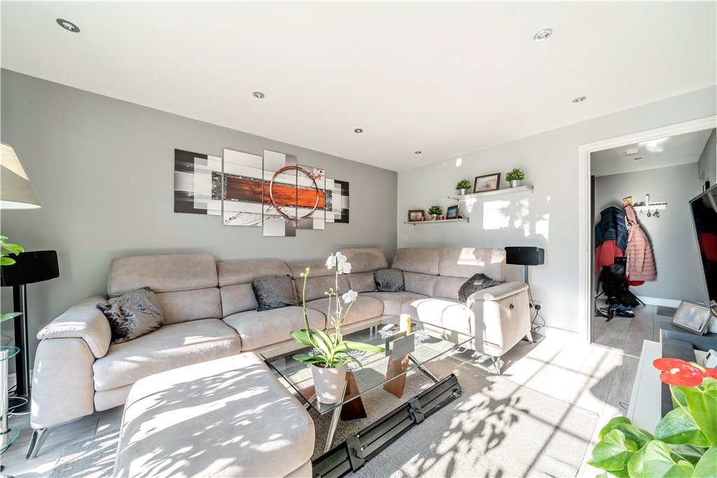 2 bedroom House for sale in Brickett Close, Ruislip, Middlesex, HA4