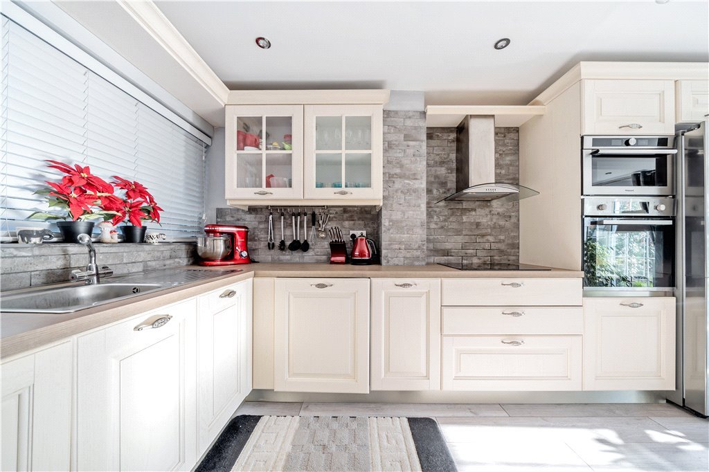 2 bedroom House for sale in Brickett Close, Ruislip, Middlesex, HA4