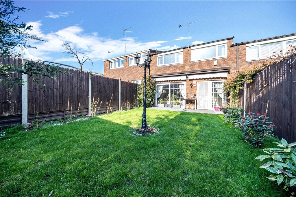 2 bedroom House for sale in Brickett Close, Ruislip, Middlesex, HA4