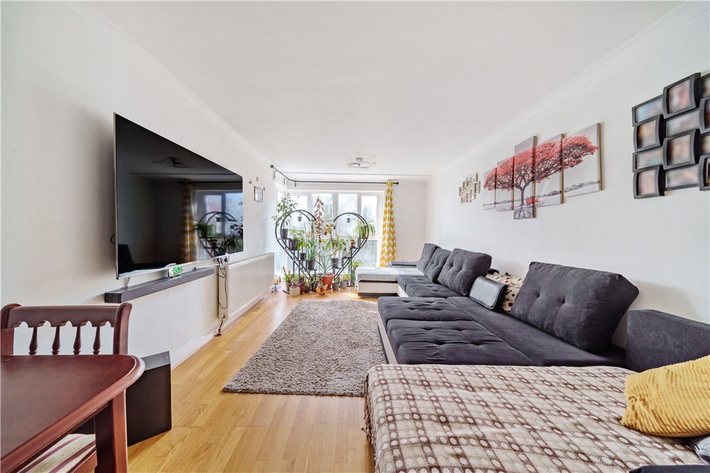 2 bedroom Flat/Apartment for sale in Garrick Close, Ealing, W5 Gibbs