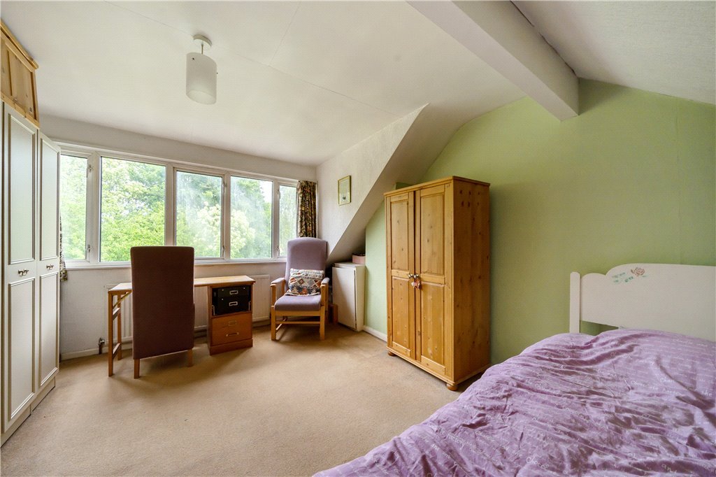 3 bedroom Bungalow for sale in Harlyn Drive, Pinner, Middlesex, HA5