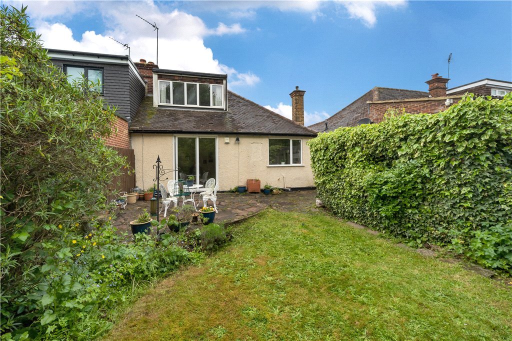 3 bedroom Bungalow for sale in Harlyn Drive, Pinner, Middlesex, HA5