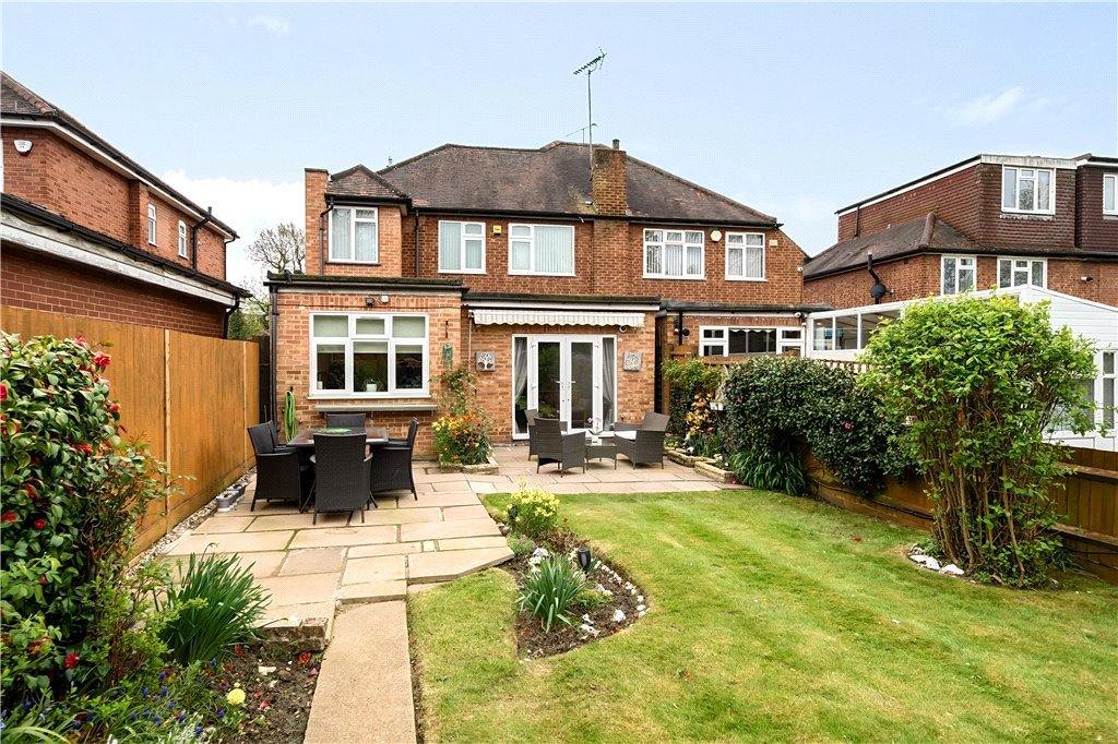 4 bedroom House for sale in Birchmead Avenue, Pinner, Middlesex, HA5