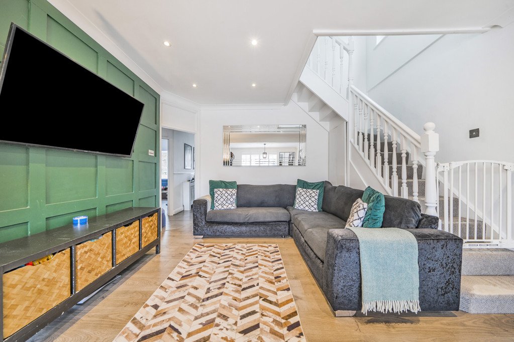 4 bedroom House for sale in Fore Street, Pinner, Middlesex, HA5 Gibbs