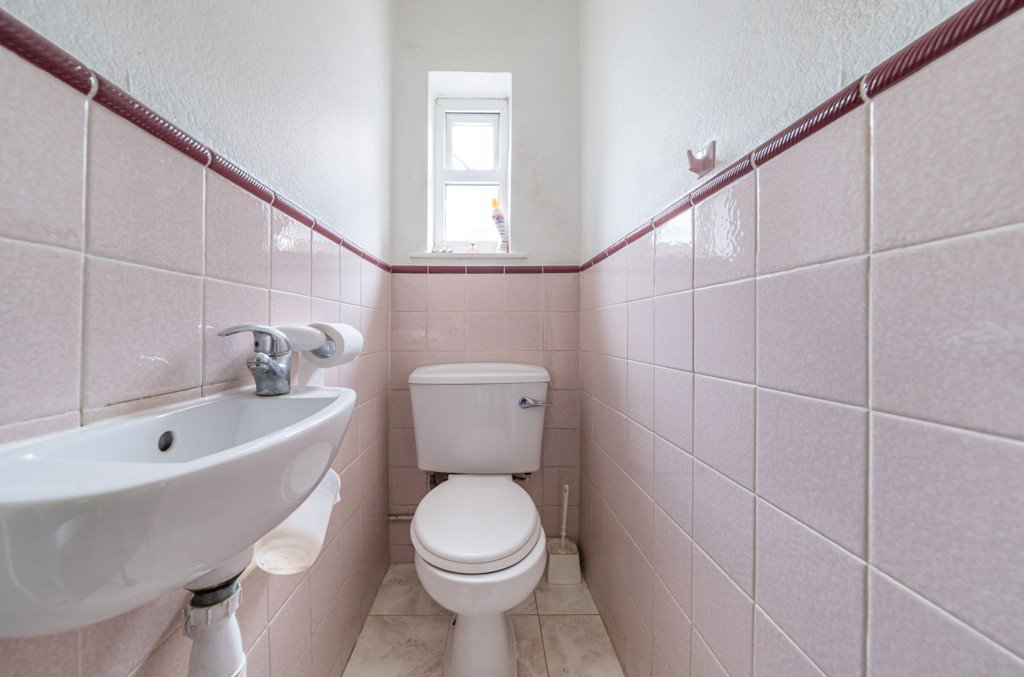 3 bedroom House for sale in Victoria Road, Ruislip Manor, Middlesex