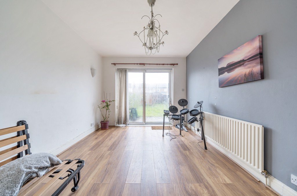 3 bedroom House for sale in Victoria Road, Ruislip Manor, Middlesex