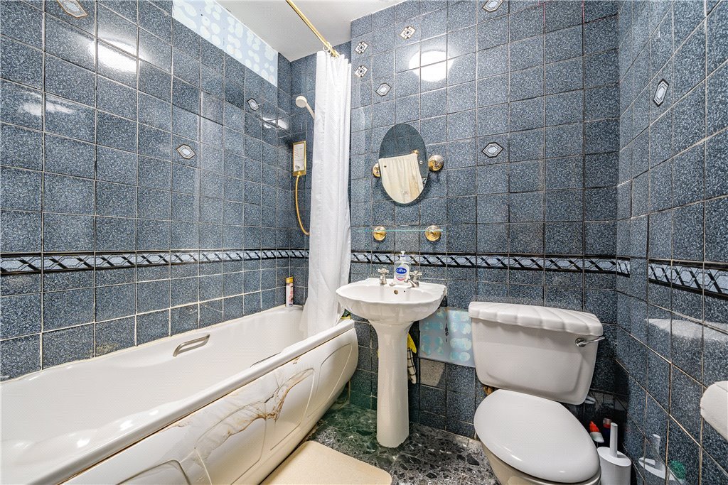 1 bedroom Flat/Apartment for sale in Tracy Court, Belmont Lane